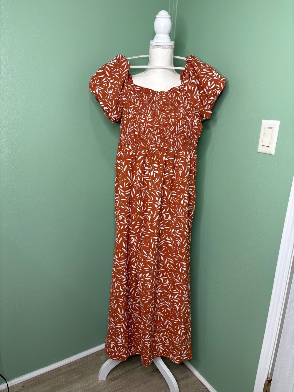 Inspired Hearts Rust Maxi jump suit with White Leaf Pattern - Picture 2 of 6